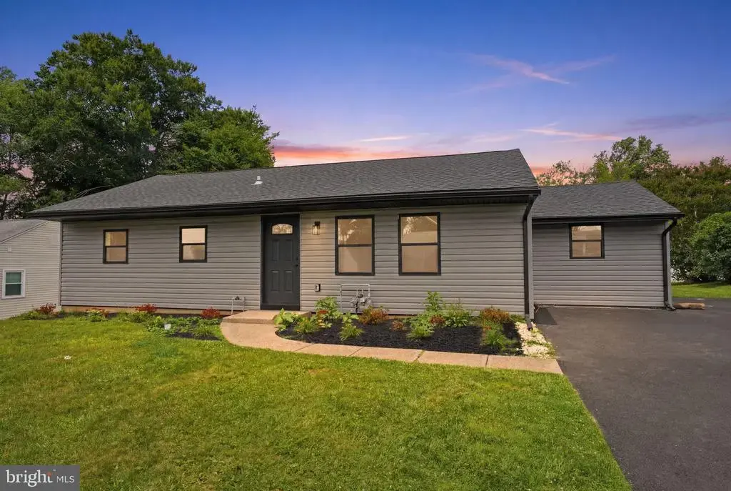 349 Andover Rd, FAIRLESS HILLS