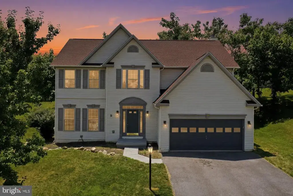 48 Lansing Ct, FALLING WATERS