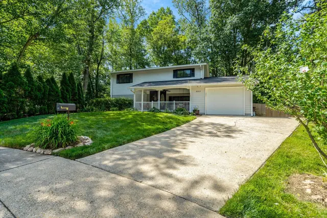 8213 Springfield Village Dr, Springfield