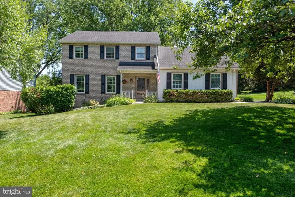2658 Pinewood Rd, LANCASTER
