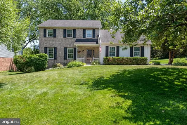 2658 Pinewood Rd, Lancaster