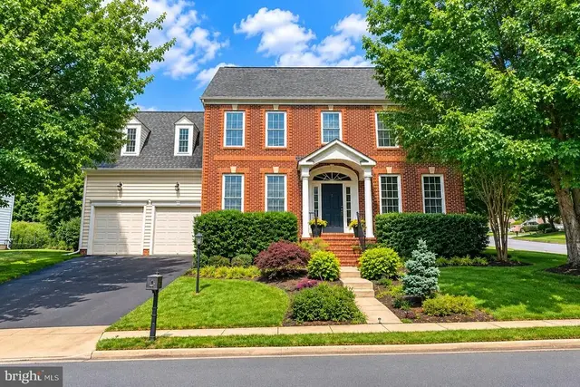 20990 Hooded Crow Dr, Leesburg