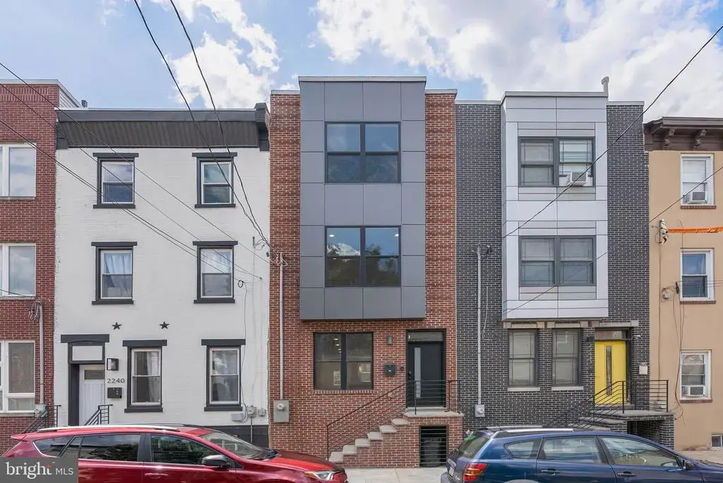 2242 N Howard St, PHILADELPHIA