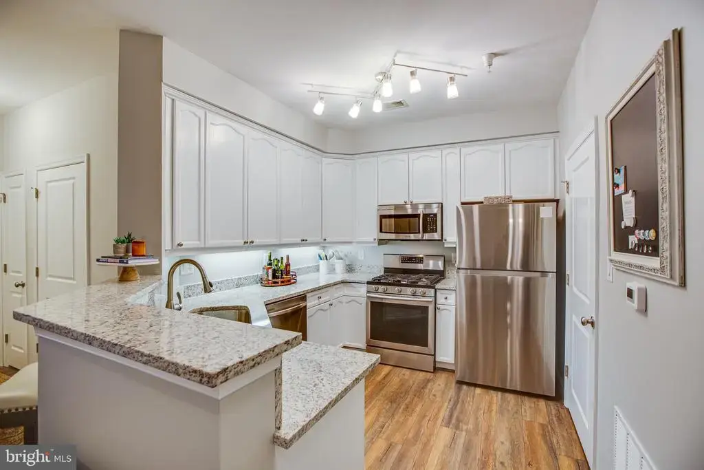 500 Belmont Bay Dr #110, WOODBRIDGE
