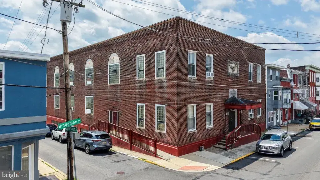 816 Bingaman, READING