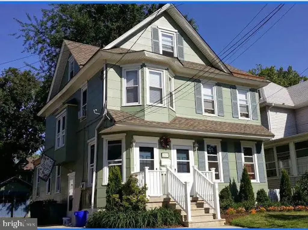 219 Woodlawn Ter #2, COLLINGSWOOD
