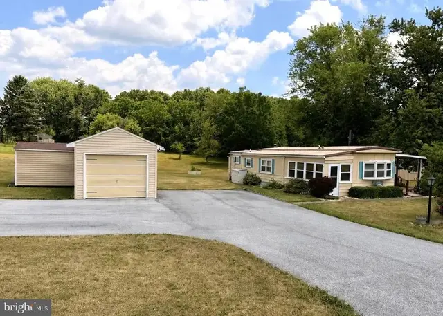 390 N Crawford Rd, Grantville