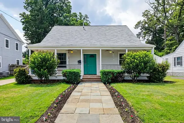3128 Wayne Rd, Falls Church