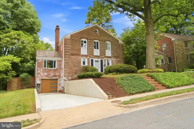 432 Argyle Dr, Alexandria