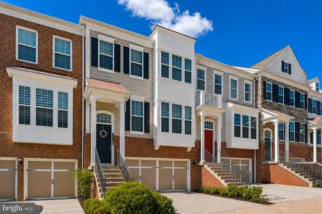 43629 White Cap Ter, CHANTILLY