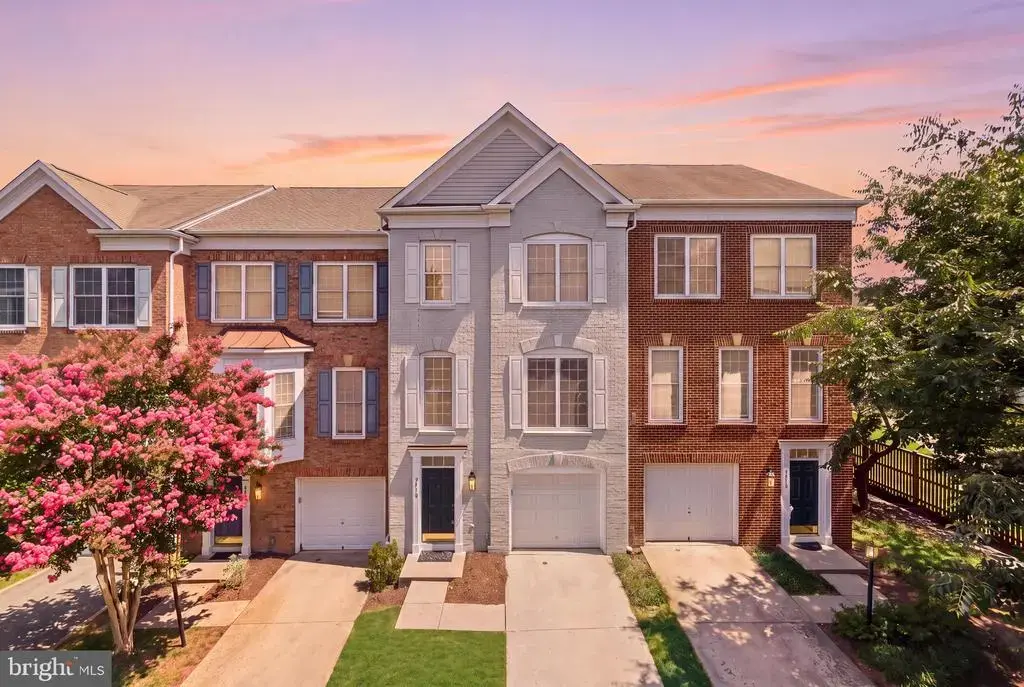 2512 Terra Cotta Cir, HERNDON