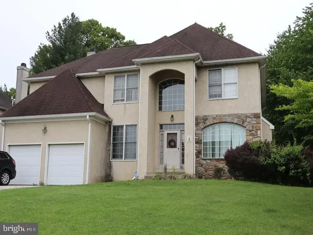 1 Kathryn Ln, BROOMALL