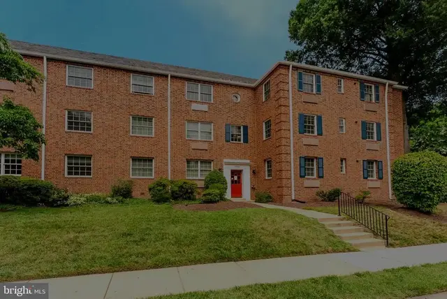 1718 W Abingdon Dr #202, Alexandria