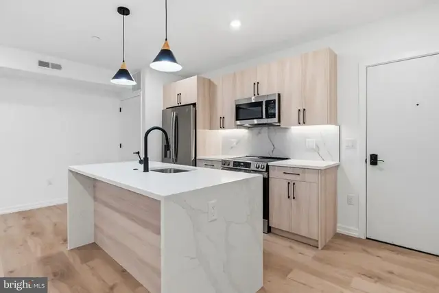 208 Vine St #3c, Philadelphia