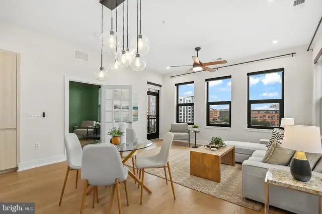 701 Swann Ave #511, Alexandria