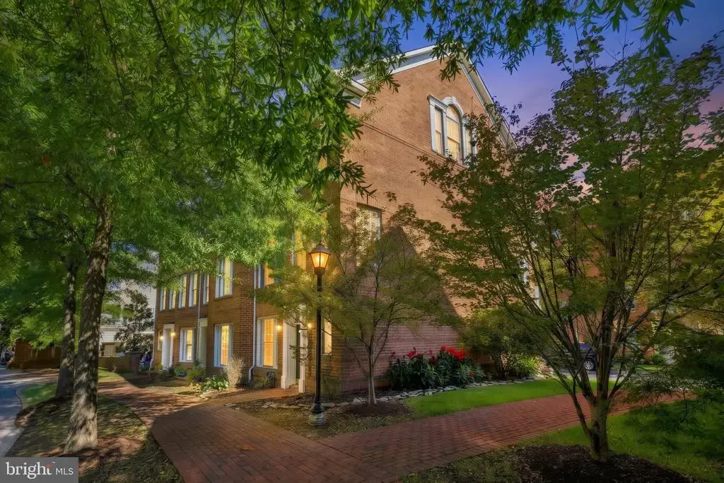 418 Ferdinand Day Dr, ALEXANDRIA
