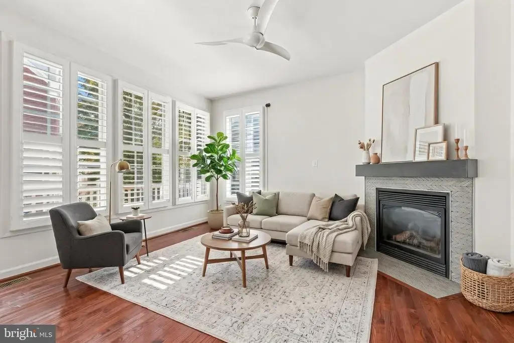 418 Ferdinand Day Dr, ALEXANDRIA