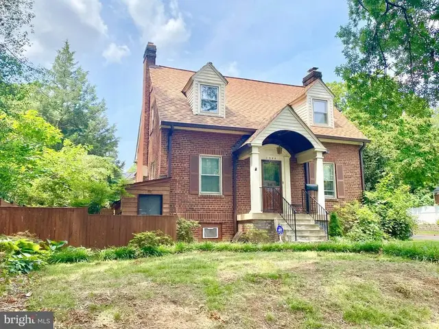 1200 S Cleveland St, Arlington