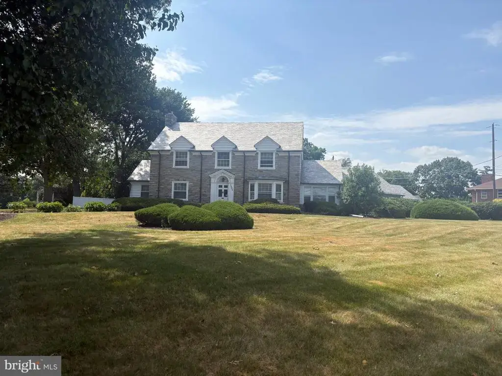 1500 Lititz Pike, LANCASTER