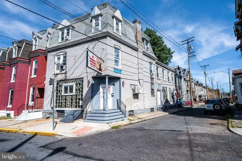523 Bingaman St, READING