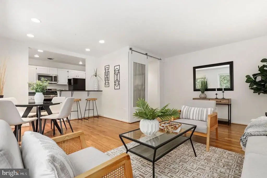 10619 Kenilworth Ave #202, BETHESDA