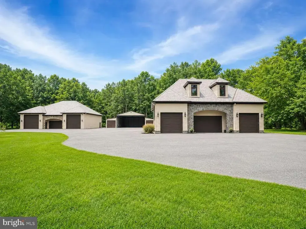 24715 Half Pone Point Rd, HOLLYWOOD
