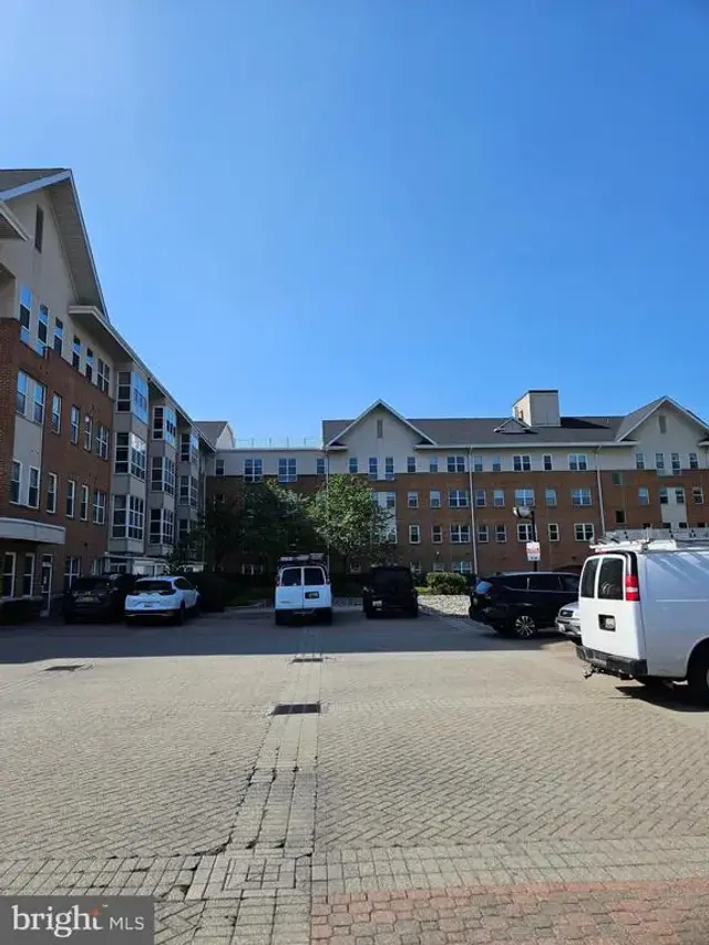 23 Pierside Dr #411, Baltimore