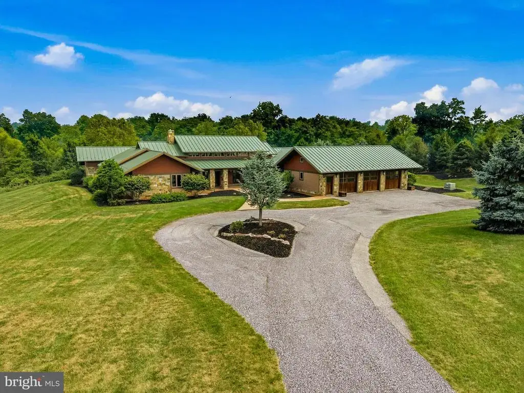 1885 Greenbriar Rd, YORK