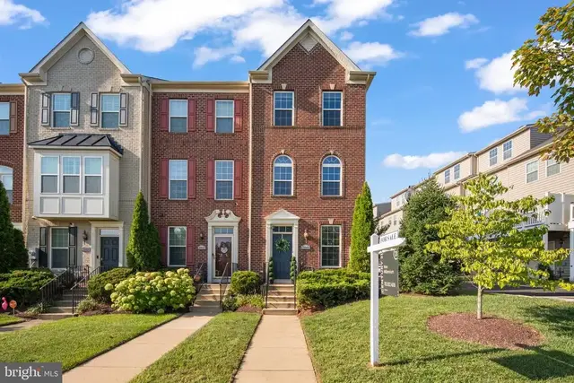 3801 Commodore Joshua Barney Dr Ne, Washington