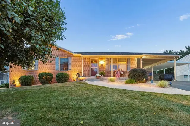 429 Chartridge Dr, Hagerstown