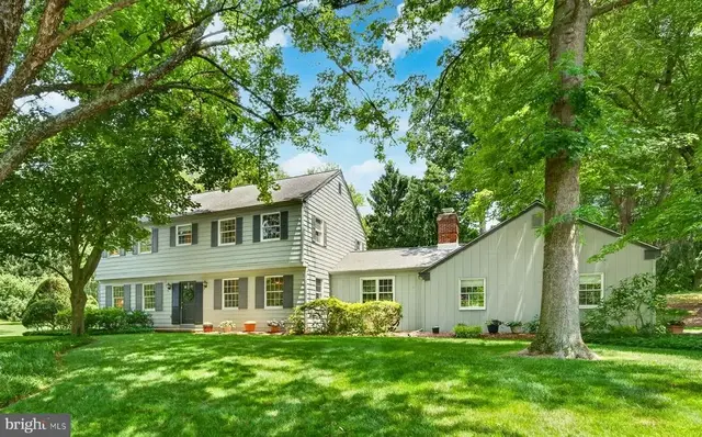 10 Jobs Ln, Newark