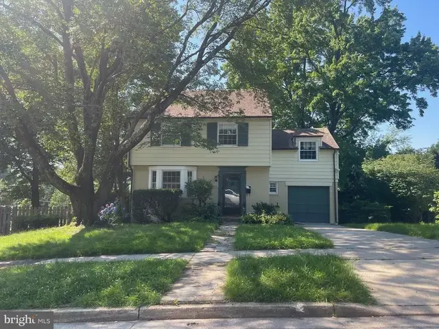 819 Fairway, Towson