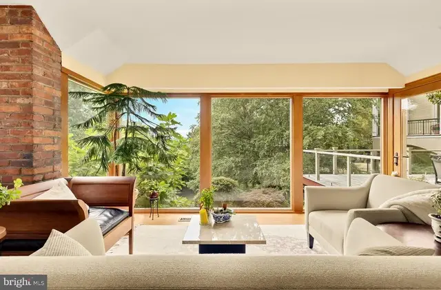 3111 Chain Bridge Rd Nw, Washington