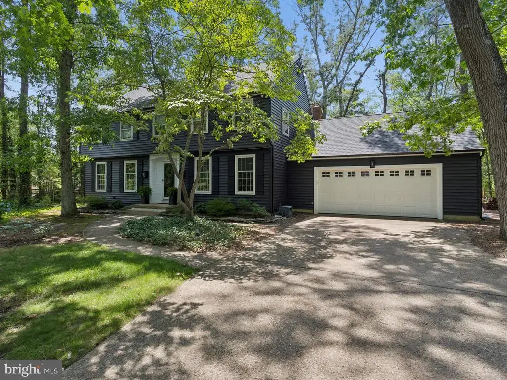 376 Tavistock Dr, MEDFORD