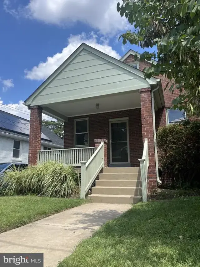 505 S Highland St, Arlington
