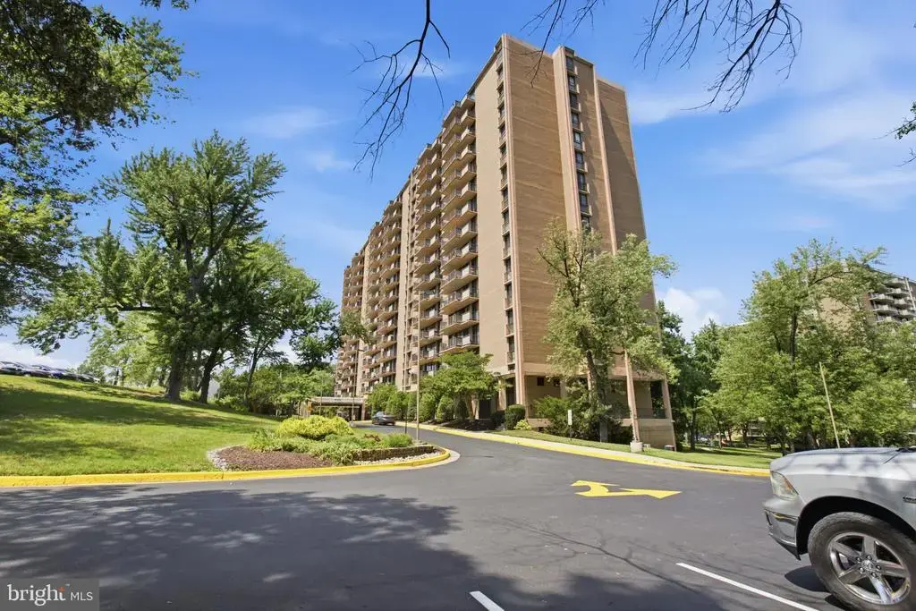 6100 Westchester Park Dr #t8, COLLEGE PARK