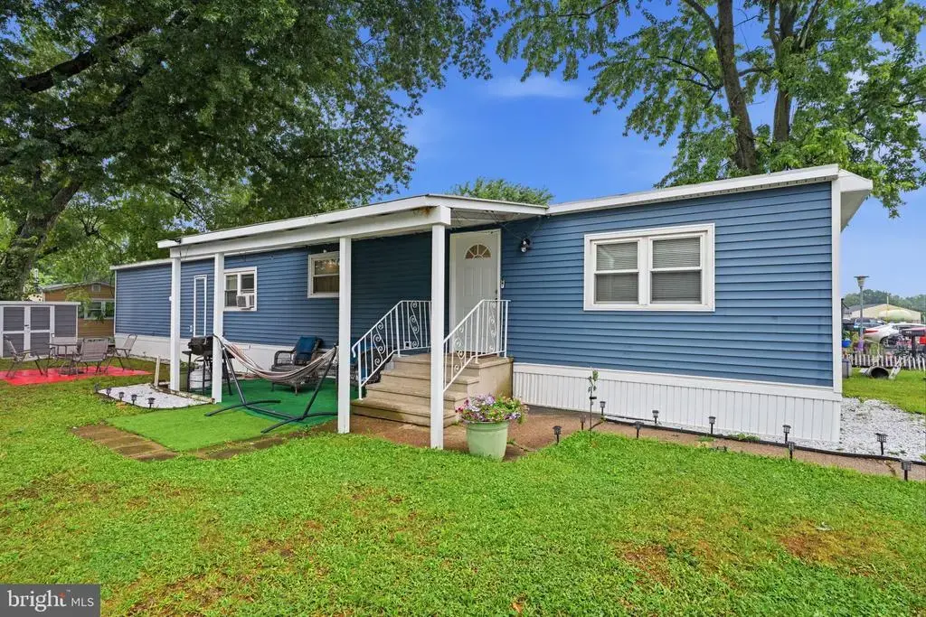 228 Johnson Dr, FAIRLESS HILLS