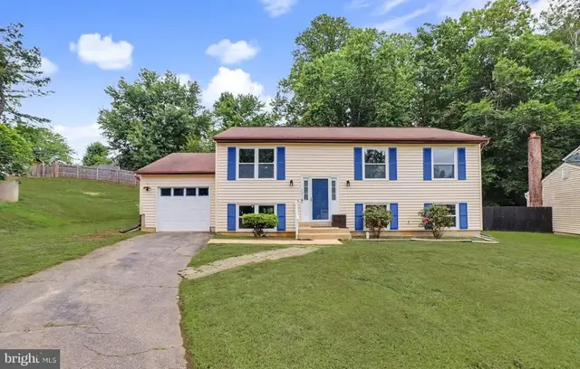 9012 Cameron Ct, Clinton