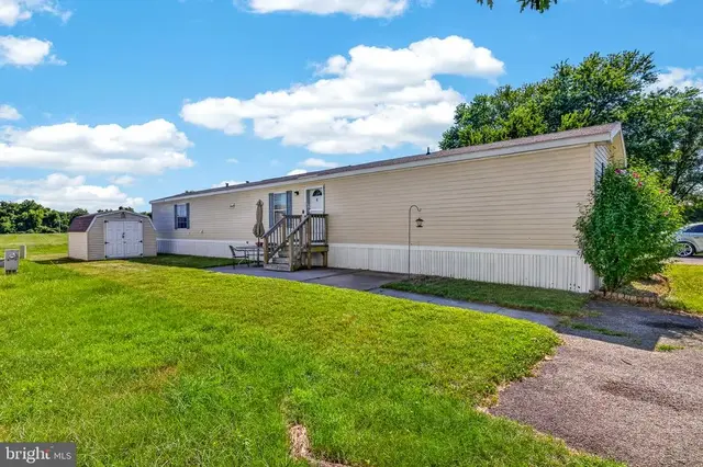 8 W Reybold Dr #8, Middletown