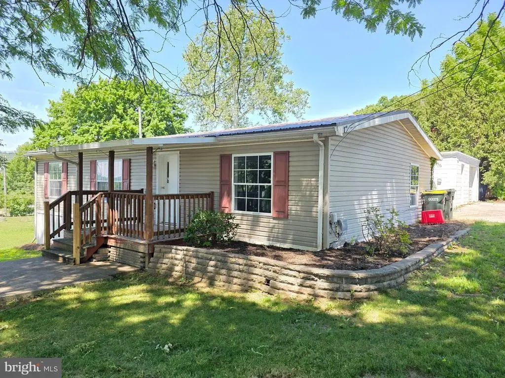146 N Reamstown Rd, STEVENS