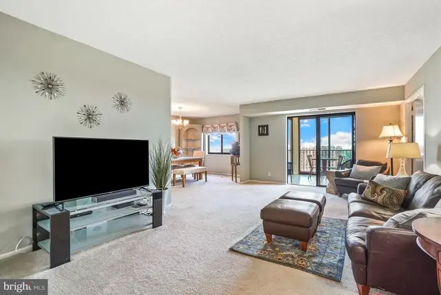 5901 Mount Eagle Dr #1216, Alexandria