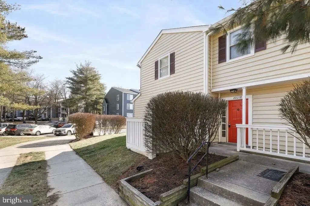 20218 Halethorpe Ln #215, GERMANTOWN