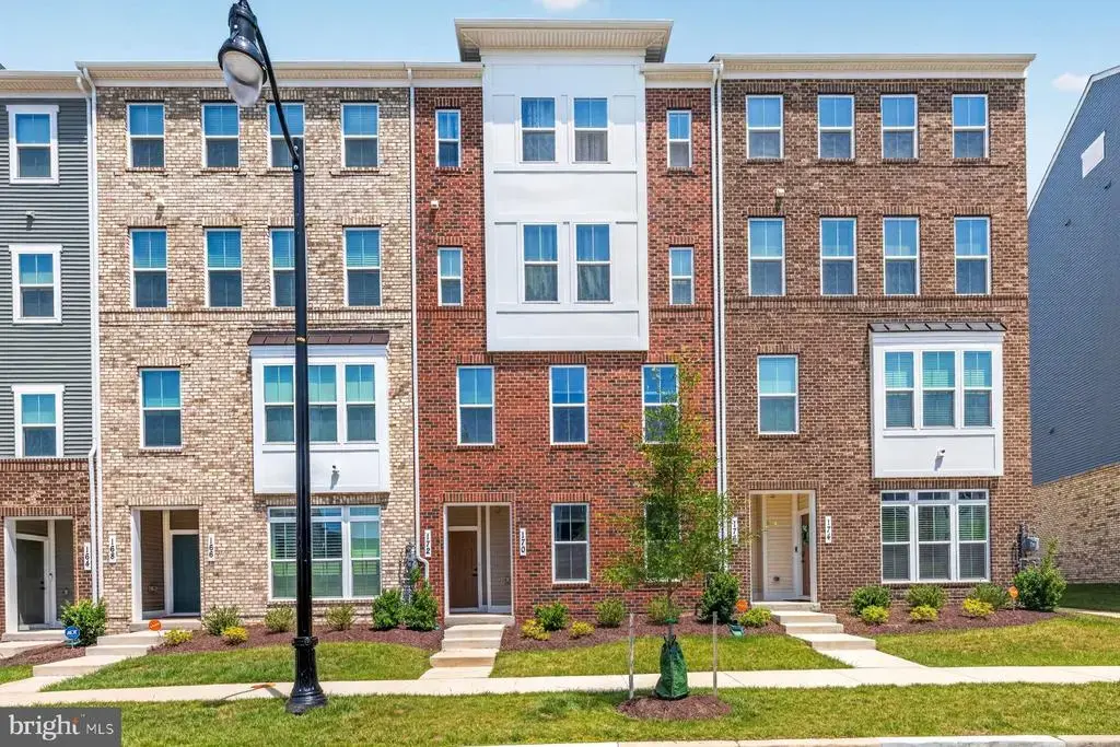 170 Lawndale Dr, BOWIE