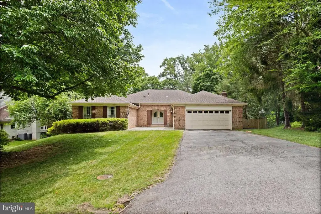 712 Ridge Dr, MCLEAN