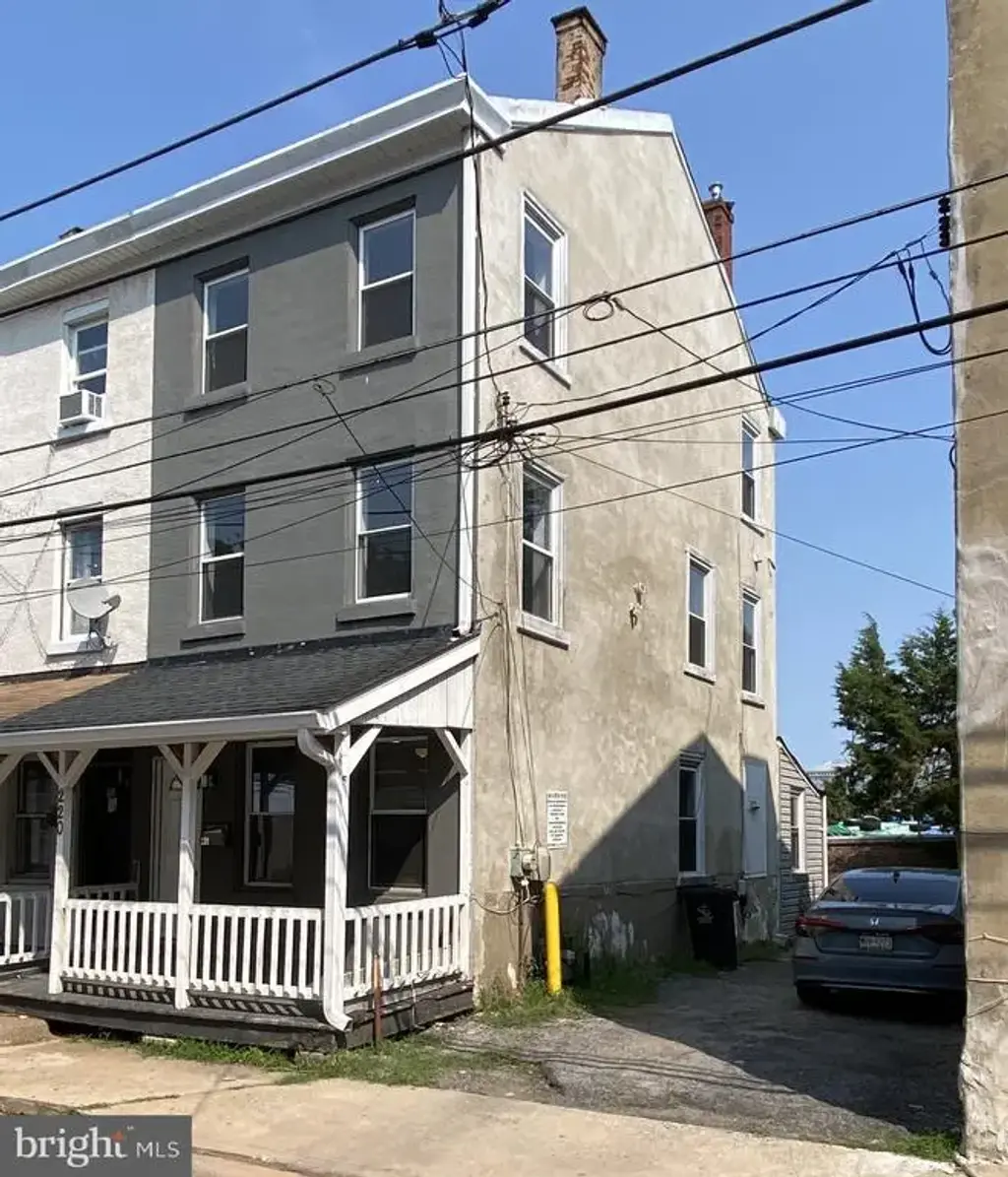 220 Pearl St, NORRISTOWN