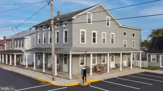 8 E Broadway Ave, Etters