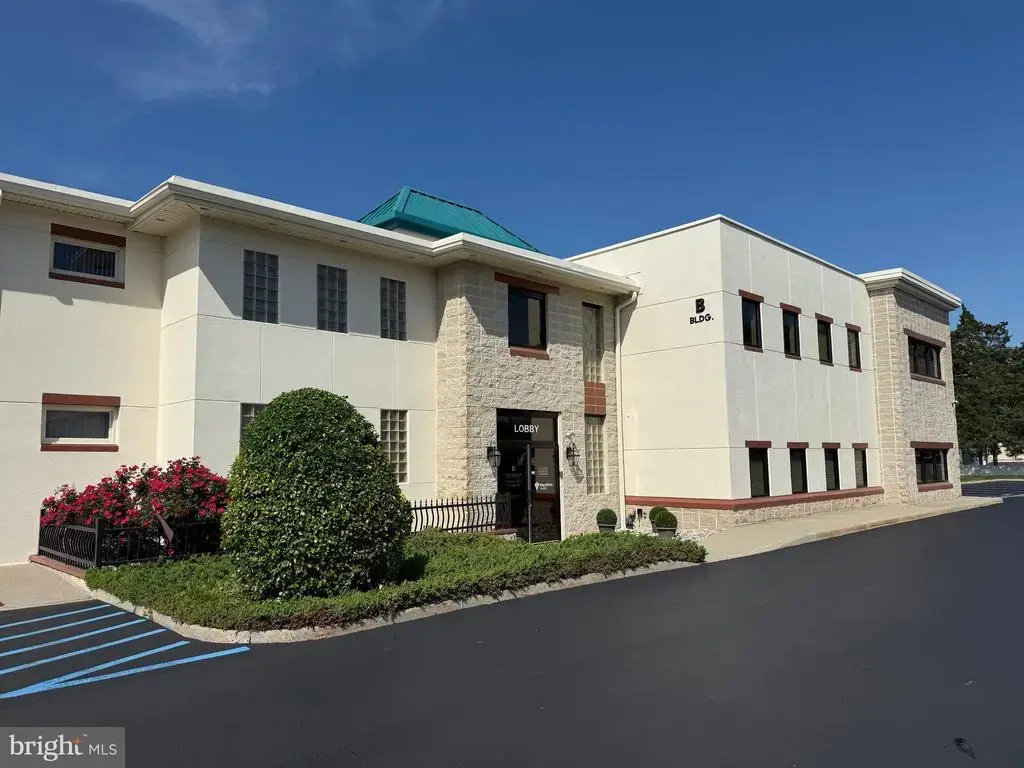 34 Scotch Rd #suite 2a, EWING