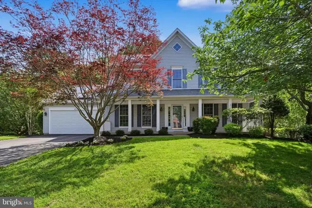 812 Caren Dr, Eldersburg