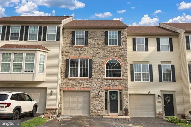 2729 Hunt Club Dr #71, York