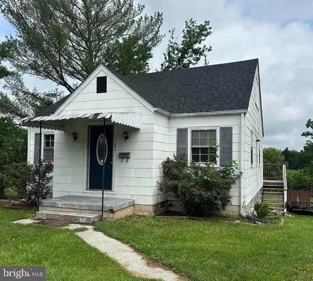 2806 Strasburg, Front Royal